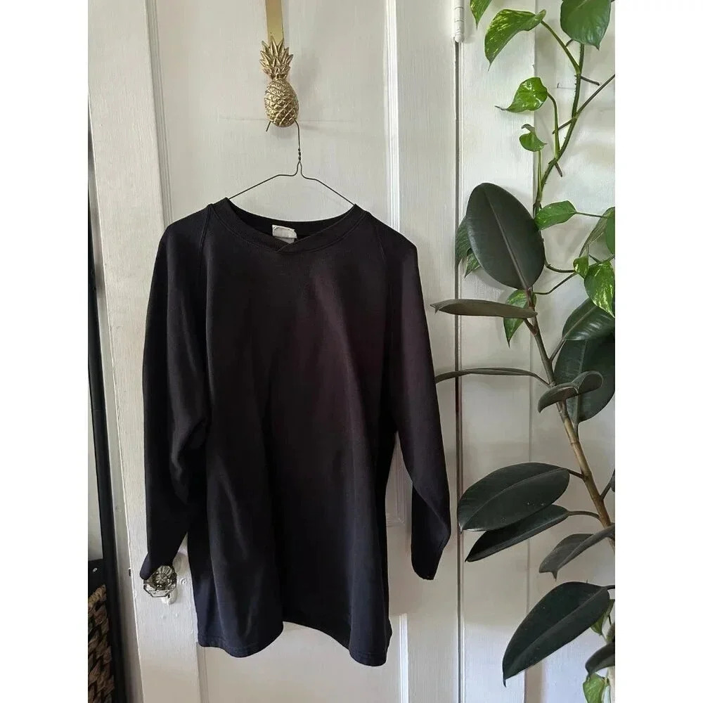 Lee Men’s size x-large v neck sweater
